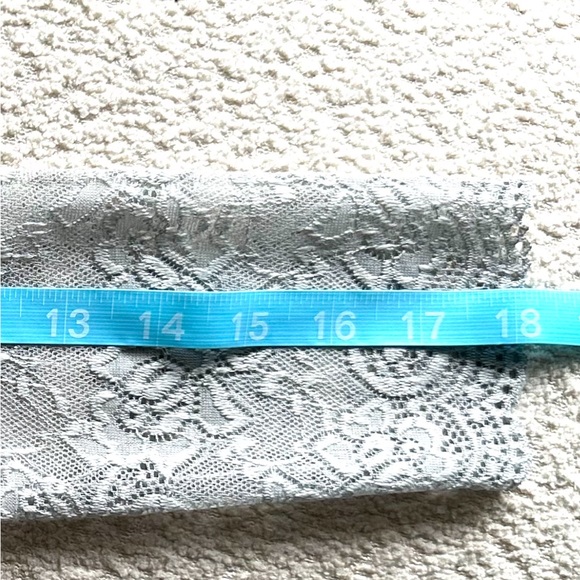 Light Gray Elastic Lace Elbow Gloves Fingerless NEW - Picture 3 of 4